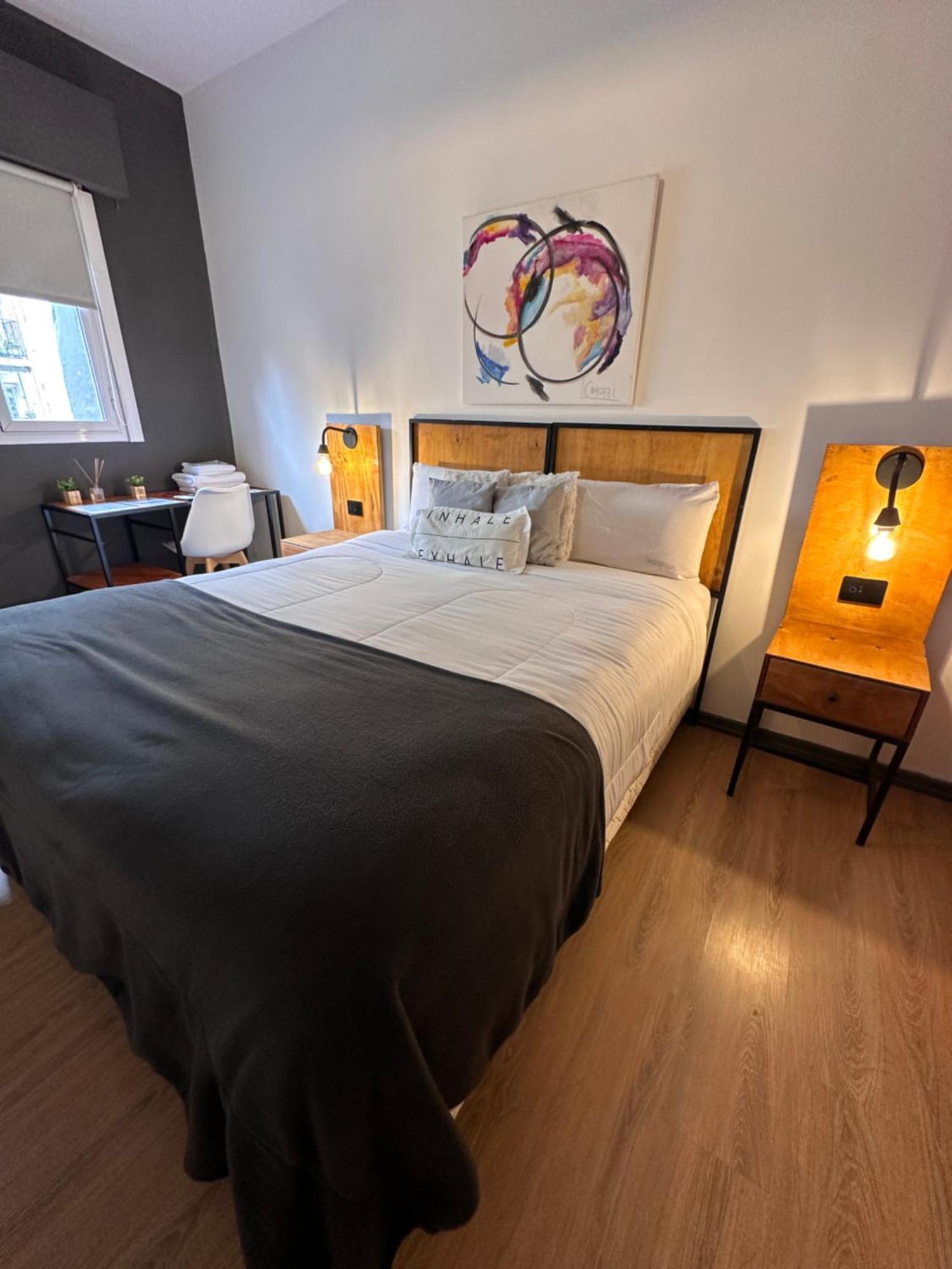Quarto com Cama de Casal ou 2 de Solteiro e Banheiro Privativo Externo
